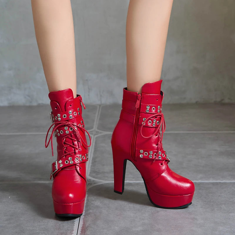 "Bold Steps – Bottines à Talon Carré avec Lacets"