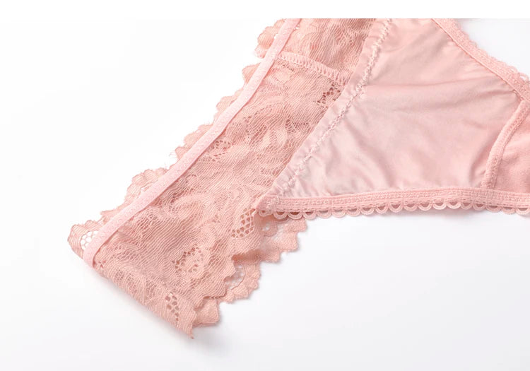 Lace Temptation – String Brodé