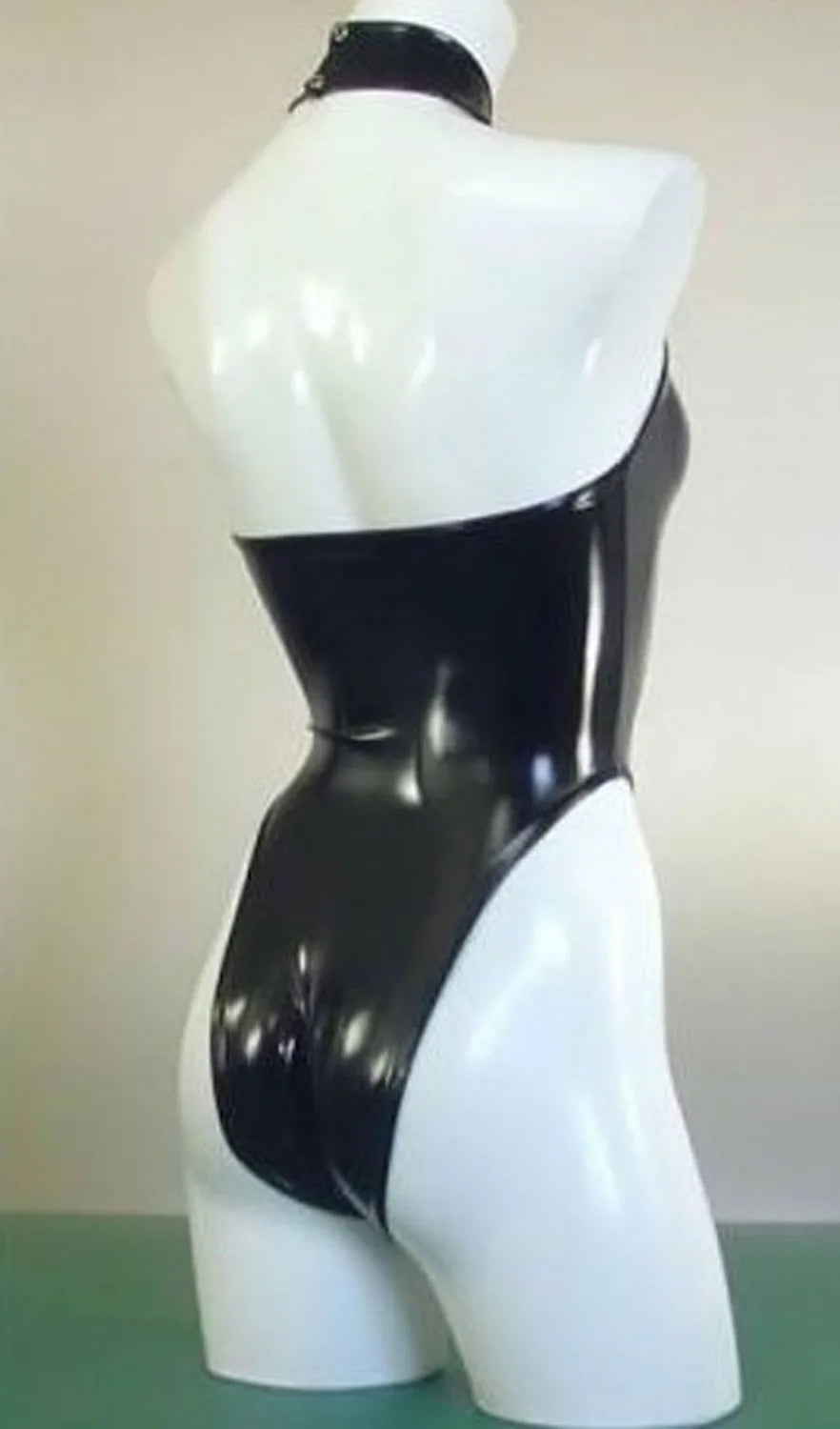 "Midnight Siren" – Bodysuit Échancré Nocturne