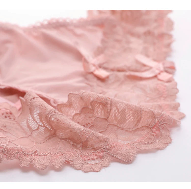 Lace Temptation – String Brodé