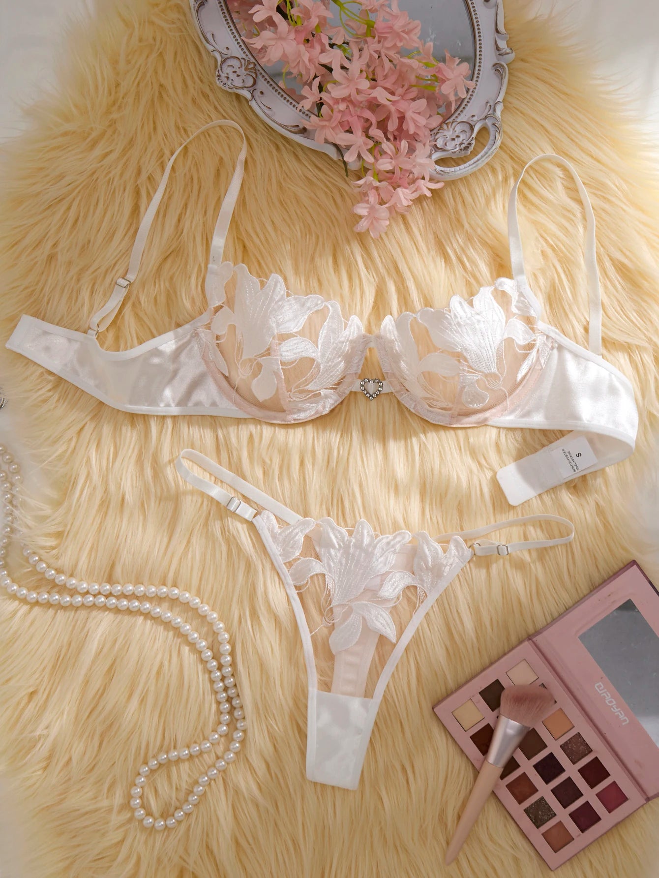 "Floral Elegance" – Lingerie Set Exquisit en Dentelle