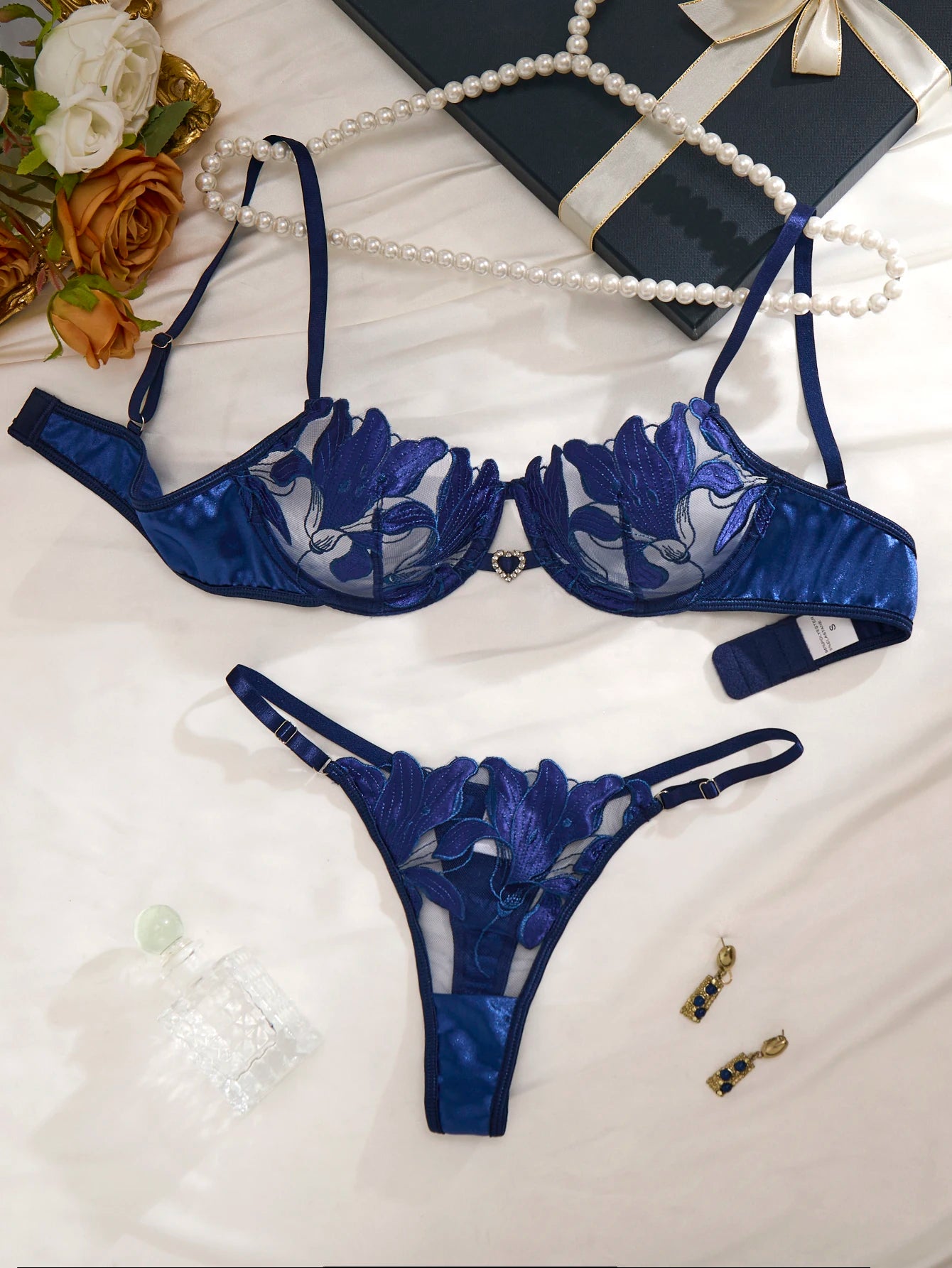 "Floral Elegance" – Lingerie Set Exquisit en Dentelle