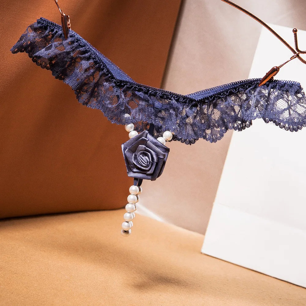 "Rose Perle" – String Sexy Ouvert avec Perles et Broderie Florale