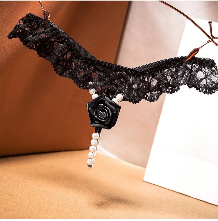 "Rose Perle" – String Sexy Ouvert avec Perles et Broderie Florale