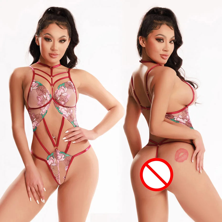 "Leather Temptress" – Lingerie Cosplay Plus Size