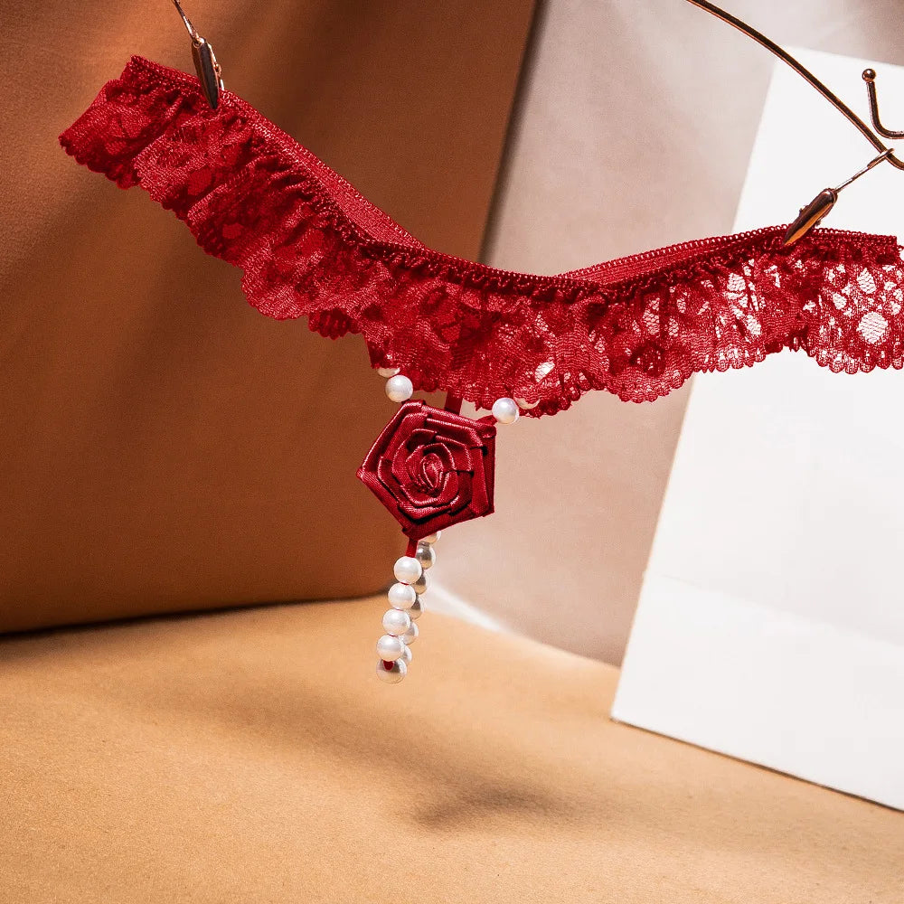 "Rose Perle" – String Sexy Ouvert avec Perles et Broderie Florale