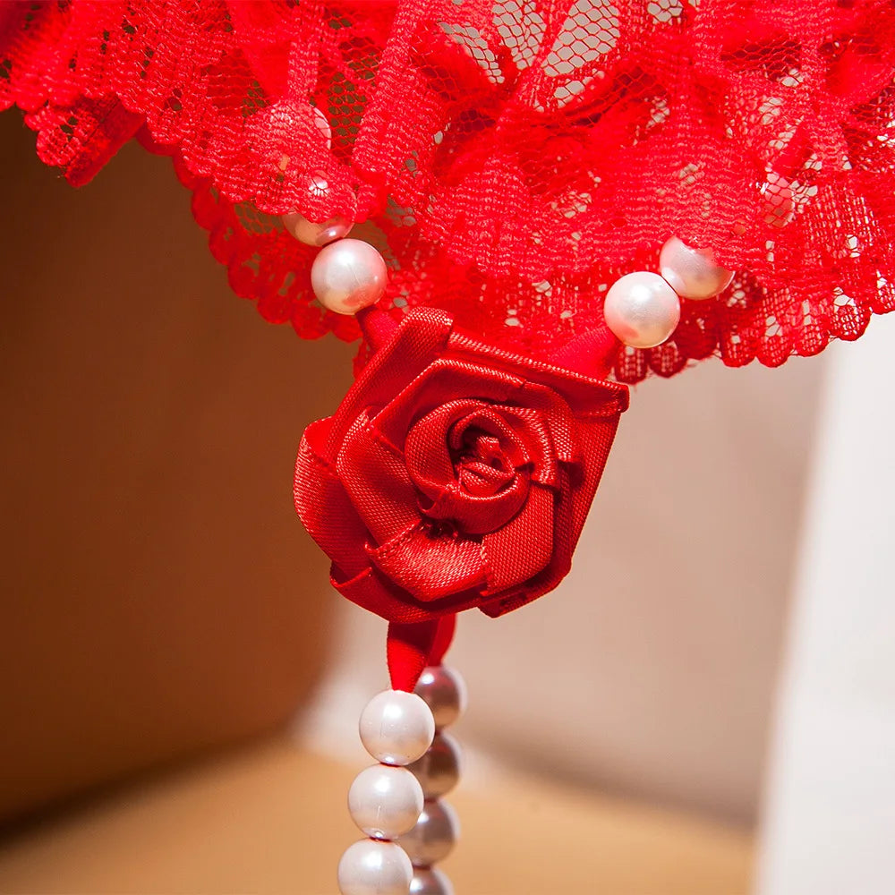 "Rose Perle" – String Sexy Ouvert avec Perles et Broderie Florale