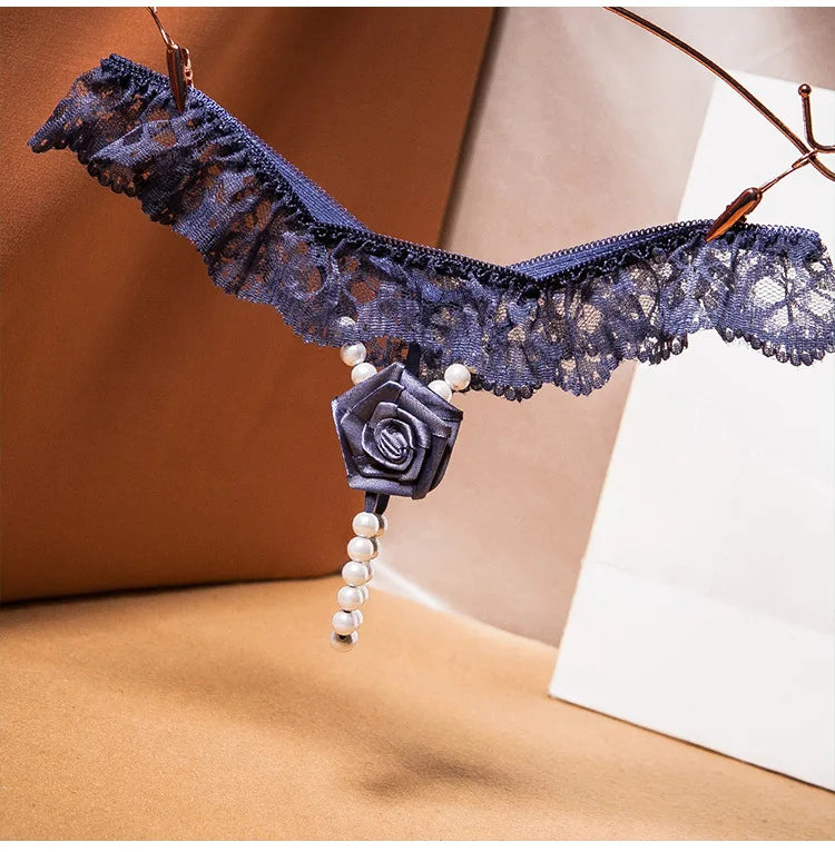 "Rose Perle" – String Sexy Ouvert avec Perles et Broderie Florale