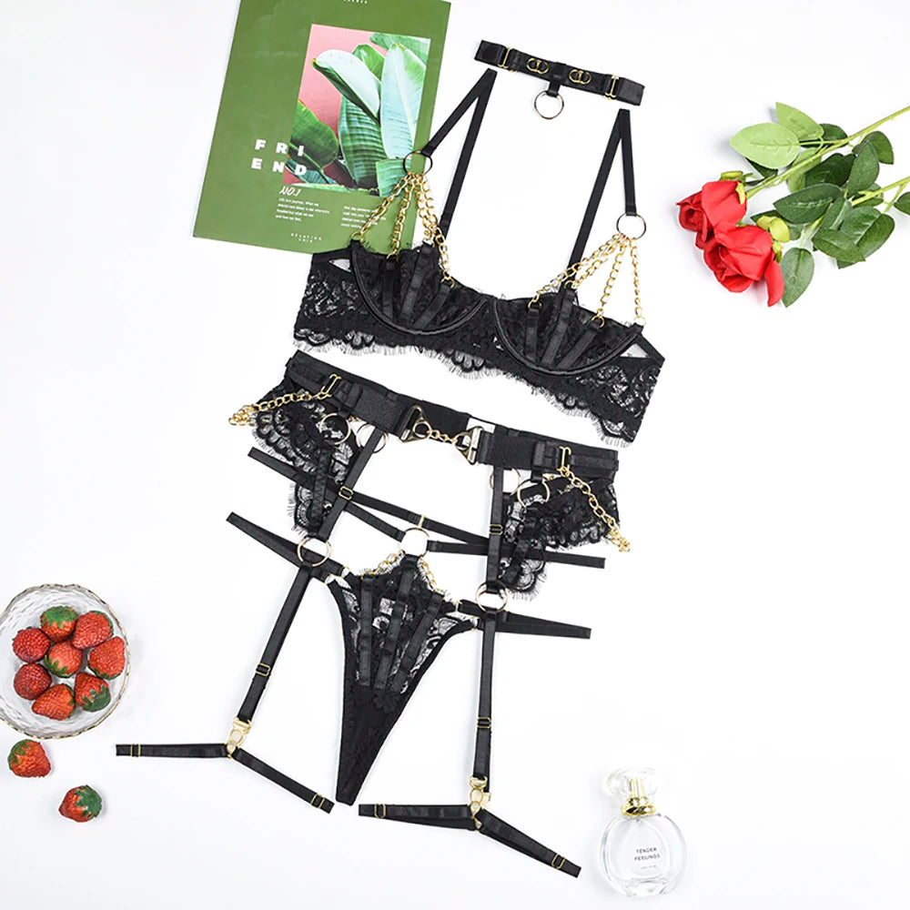 Red Temptation – Ensemble Lingerie Dentelle & Chaîne