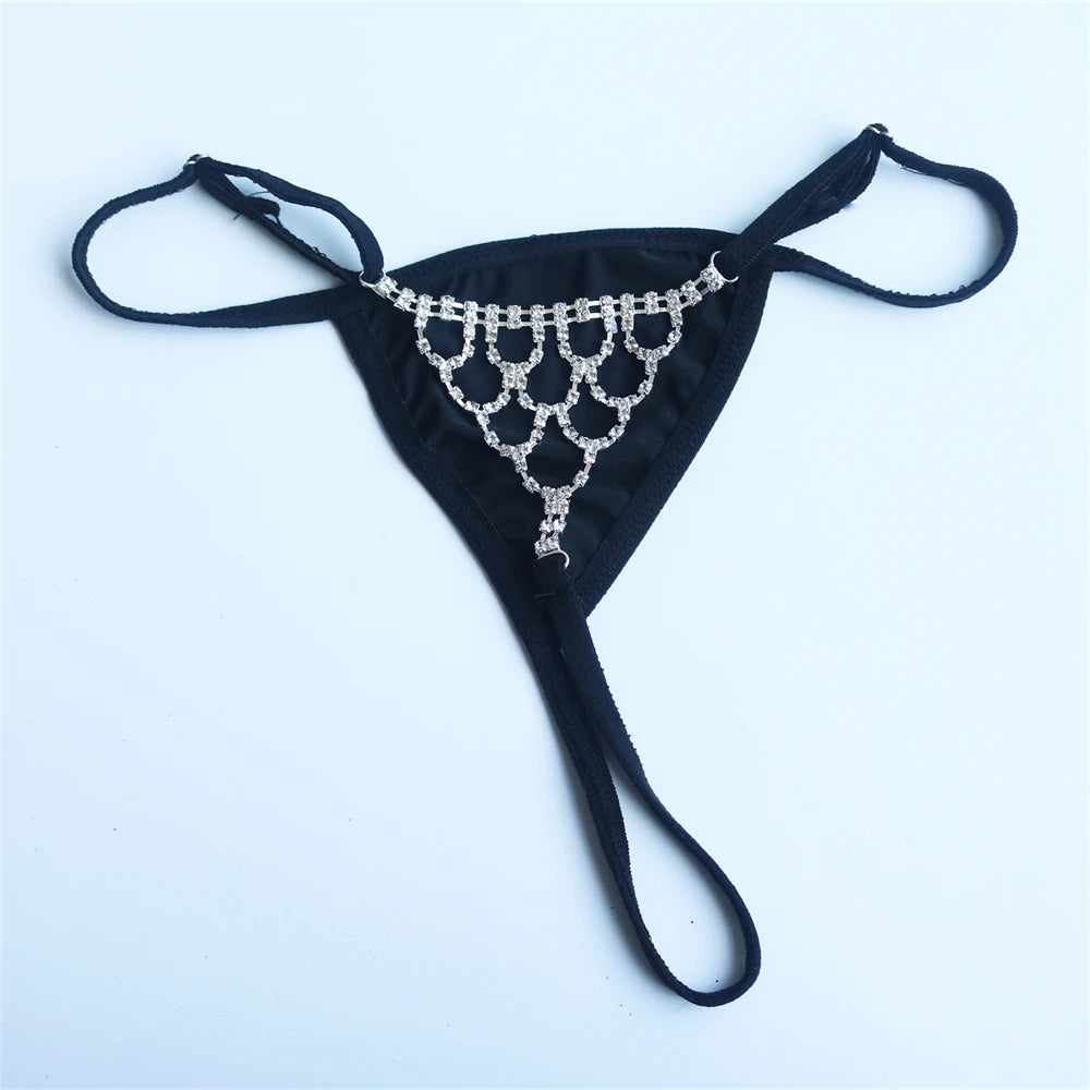 Crystal Glow – Chaîne de Taille & Short Bijou Strass