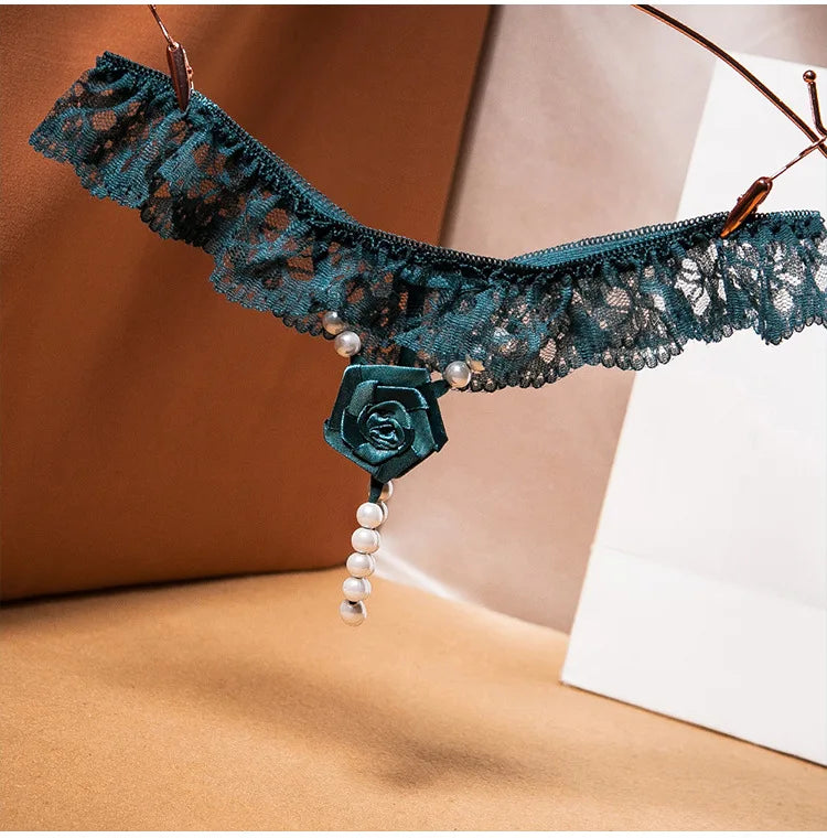 "Rose Perle" – String Sexy Ouvert avec Perles et Broderie Florale