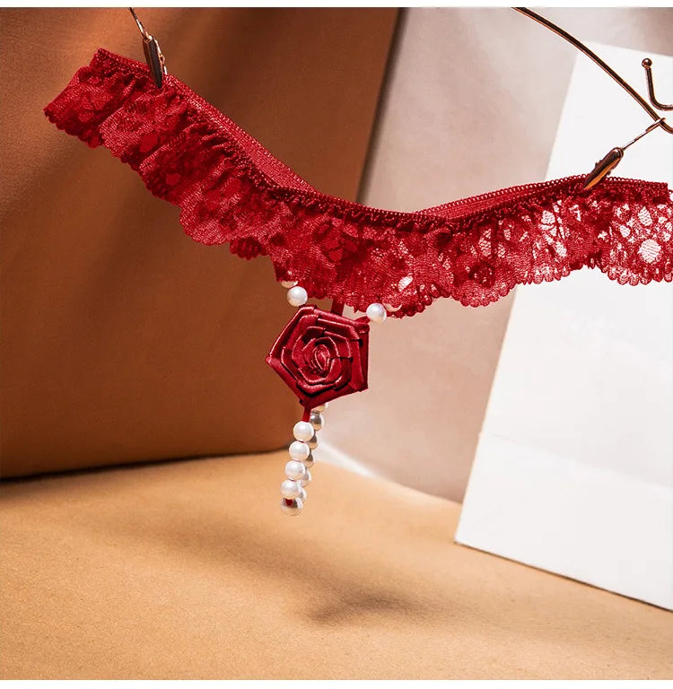 "Rose Perle" – String Sexy Ouvert avec Perles et Broderie Florale