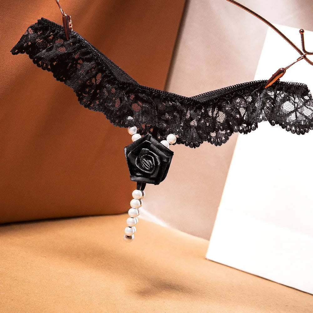 "Rose Perle" – String Sexy Ouvert avec Perles et Broderie Florale
