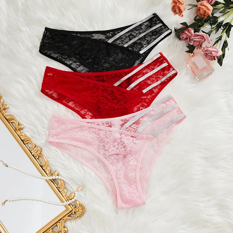 "Floral Whisper" – Culotte Sexy en Dentelle Transparente