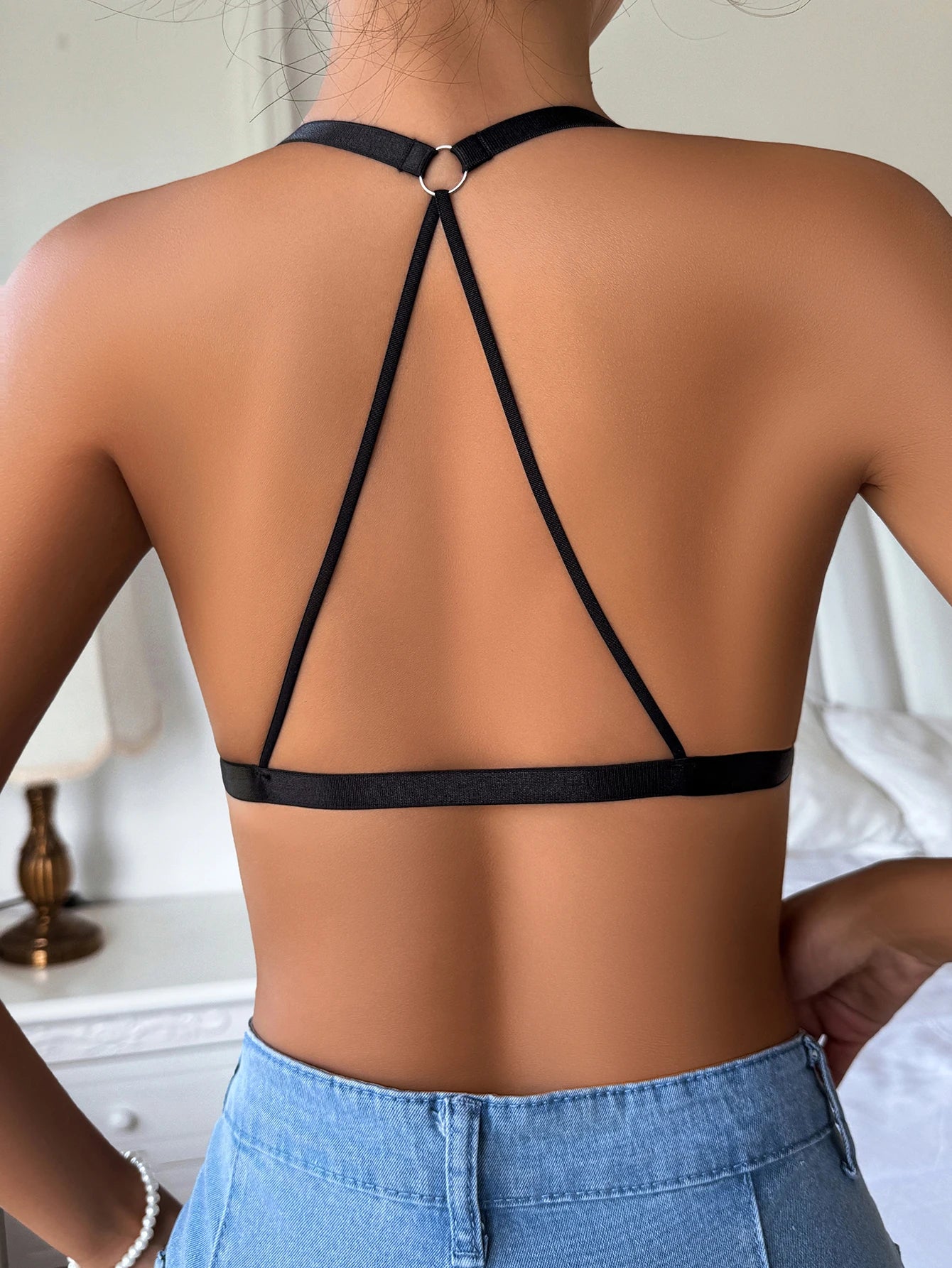 "Crimson Elegance" – Soutien-gorge ultra-mince et sensuel