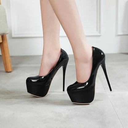 "DivineStiletto" – L’Exaltation du Glamour et de l’Élégance