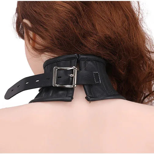 Collier de Maintien BDSM – Élégance et Soumission